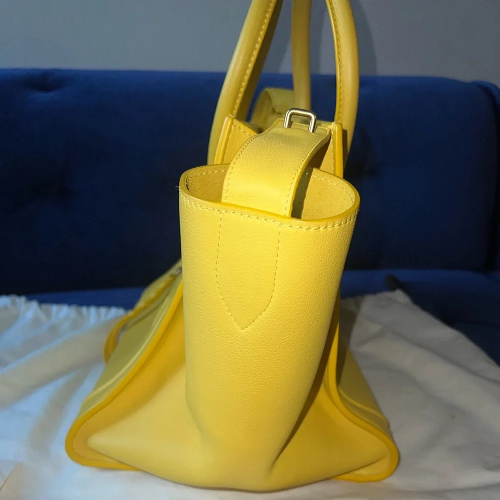 Celine yellow Phantom luggage - Picture 3 of 15